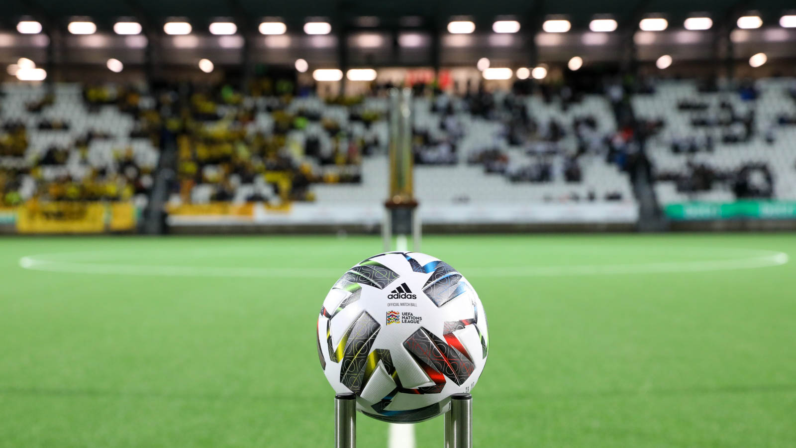 07 Vestur í hálvfinaluni