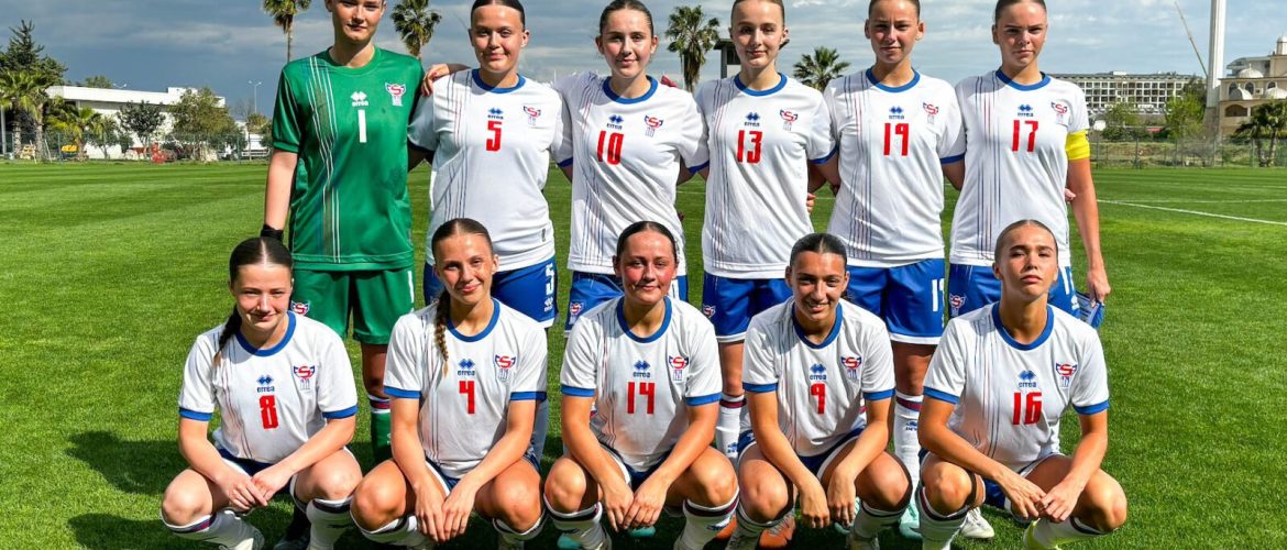 U19-landsliðið fyrr í ár í dysti ímóti Armenia