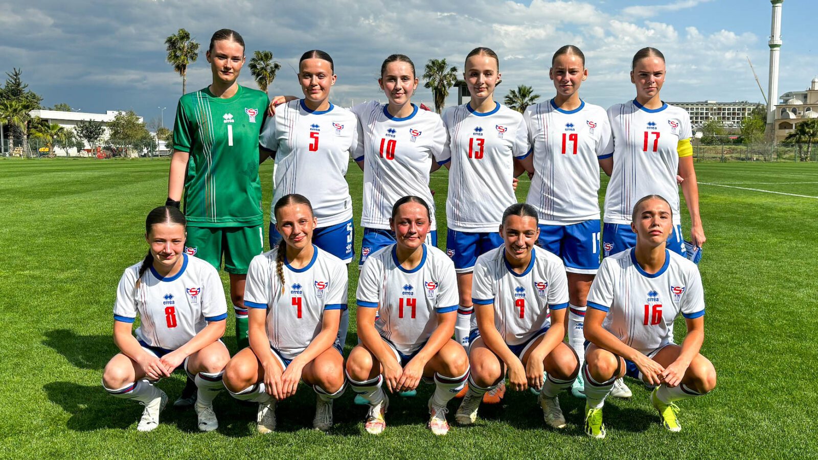 U19-landsliðið fyrr í ár í dysti ímóti Armenia