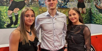 Tríggjar gullnálir