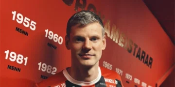 Ári longt við einum ári