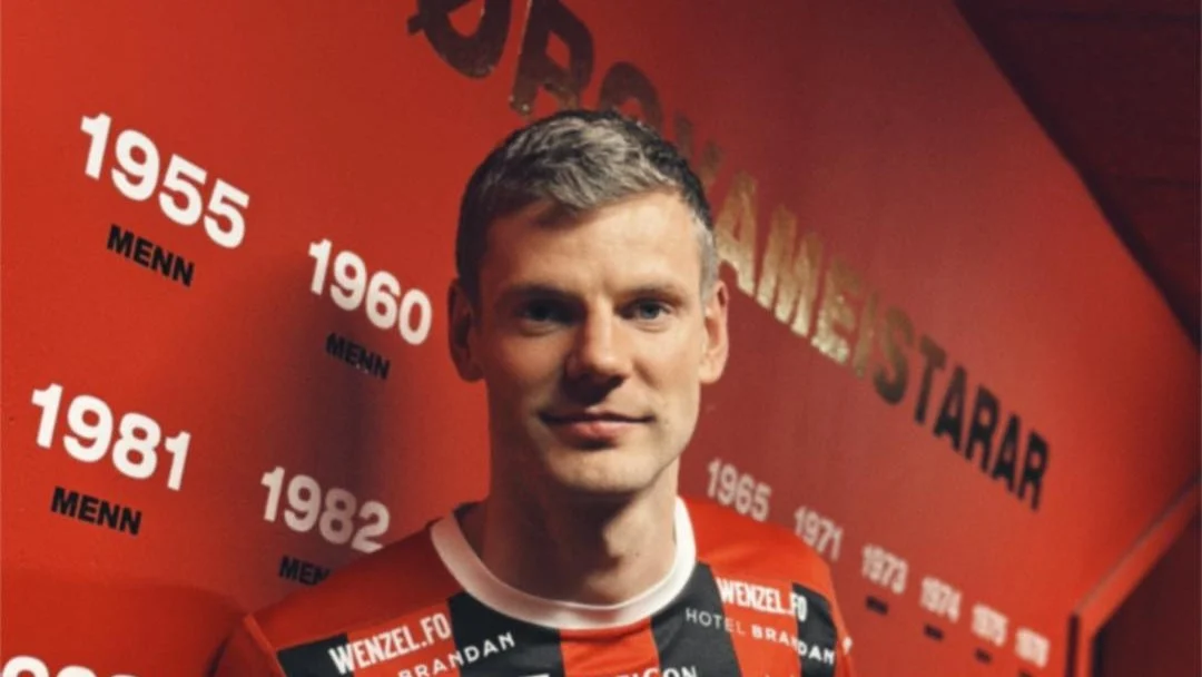 Ári longt við einum ári