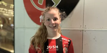 Væl afturkomin, Julia Naomi