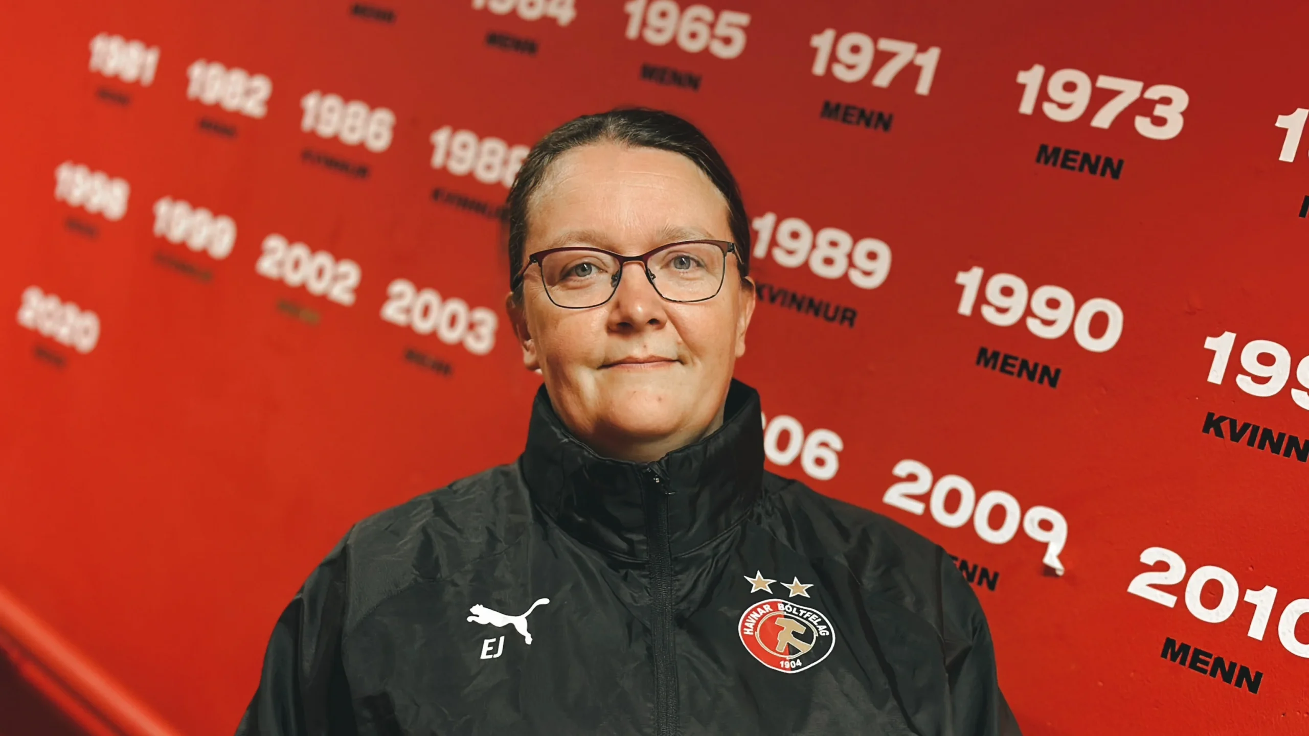 Eyðvør heldur fram hjá kvinnunum