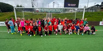 Ein hópur av HB-børnum á Ovara vølli